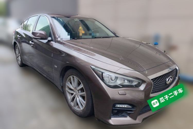 Used Infiniti Q50 2014 2.0T Luxury Edition Front Right 45 Deg