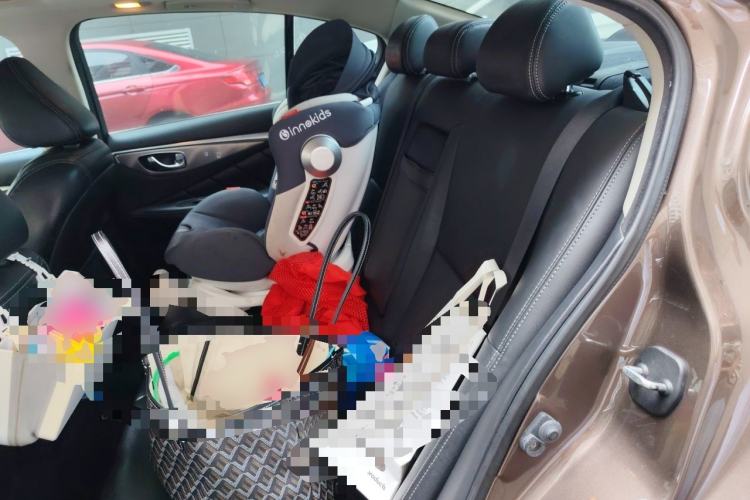 Used Infiniti Q50 2014 2.0T Luxury Edition Left Rear Seat