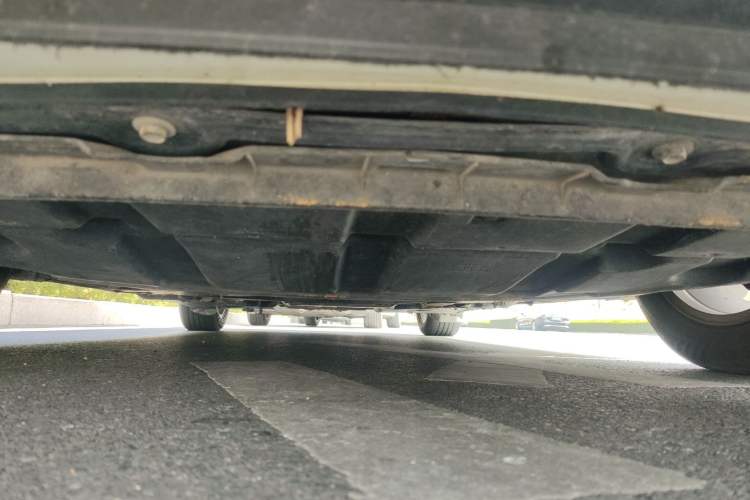 Used Infiniti Q50 2014 3.7L Comfort Edition Chassis Front