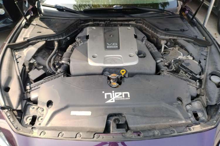 Used Infiniti Q50 2014 3.7L Luxury Sport Edition Engine Bay