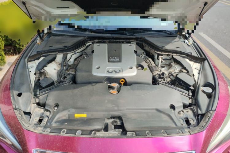 Used Infiniti Q50 2014 3.7L Comfort Edition Engine Bay
