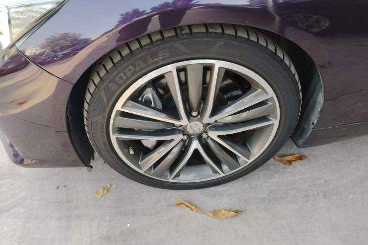 Used Infiniti Q50 2014 3.7L Luxury Sport Edition Left Front Wheel Hub