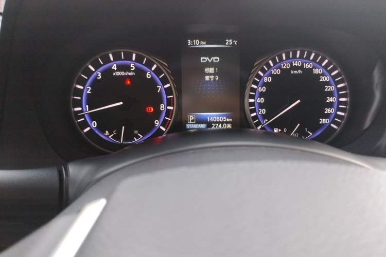 Used Infiniti Q50 2014 3.7L Luxury Sport Edition Odometer Close Up
