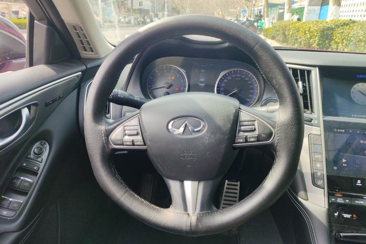Used Infiniti Q50 2014 3.7L Comfort Edition Steering Wheel
