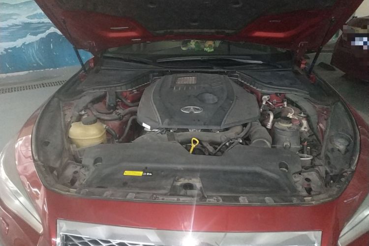 Used Infiniti Q50 2014 2.0T Comfort Edition Engine Bay