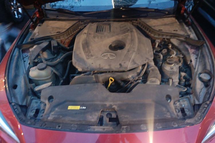 Used Infiniti Q50 2014 2.0T Luxury Edition Engine Bay