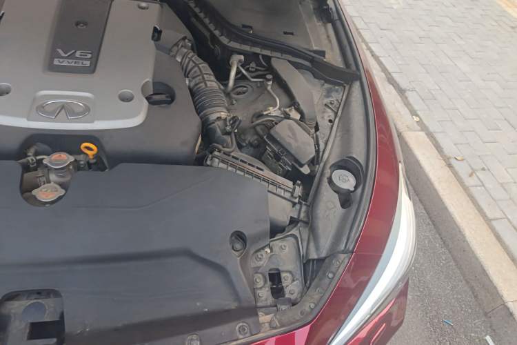 Used Infiniti Q50 2014 3.7L Luxury Sport Edition Engine Bay Left