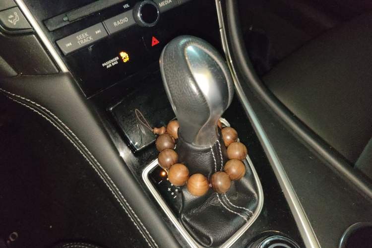 Used Infiniti Q50 2014 2.0T Comfort Edition Gear Lever