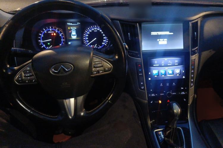 Used Infiniti Q50 2014 2.0T Luxury Edition Interior 2