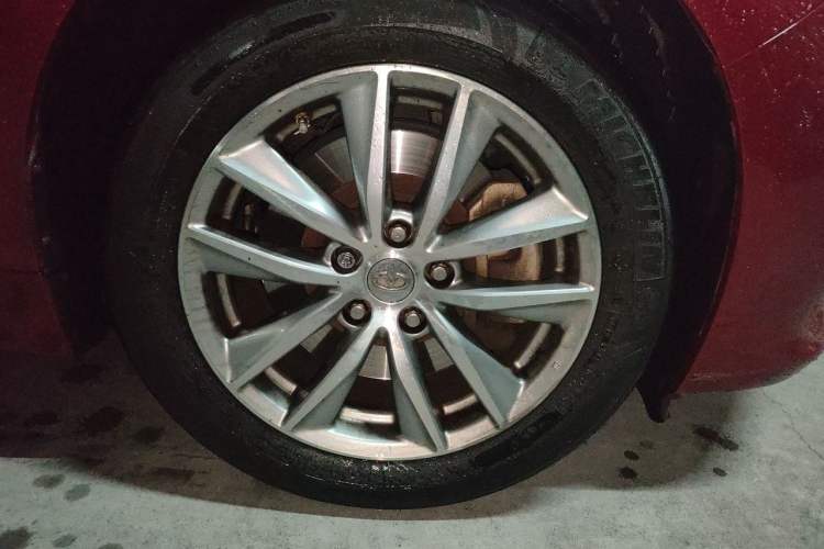 Used Infiniti Q50 2014 2.0T Comfort Edition Right Front Wheel Hub