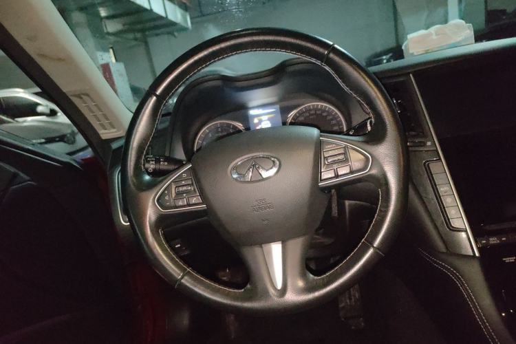 Used Infiniti Q50 2014 2.0T Comfort Edition Steering Wheel