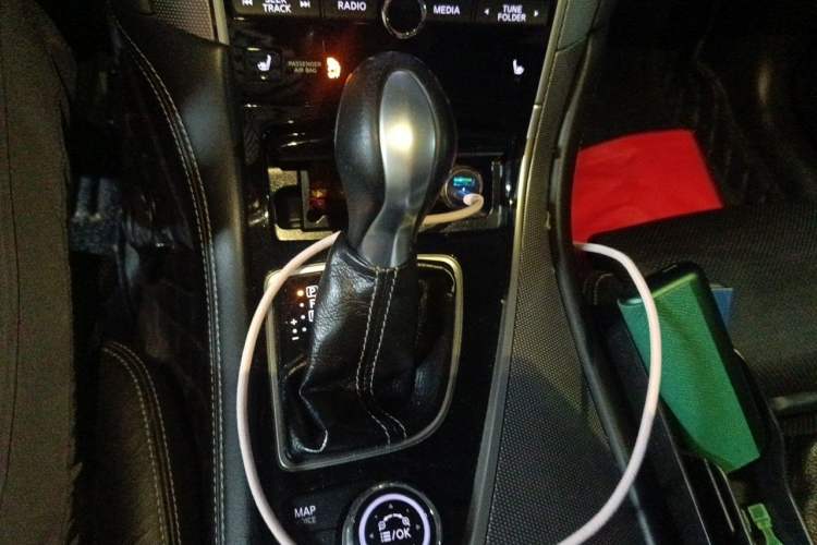 Used Infiniti Q50 2014 3.7L Luxury Sport Edition Gear Lever