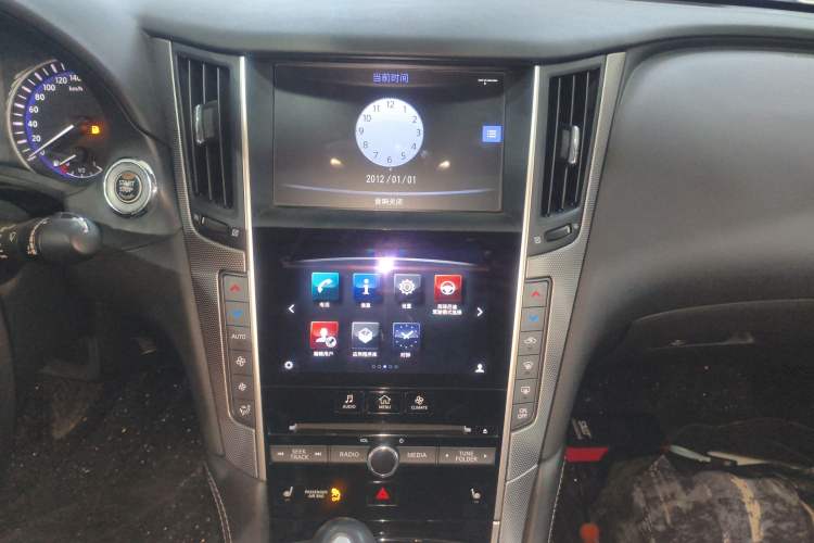 Used Infiniti Q50 2014 3.7L Comfort Edition Audio And AC Panel