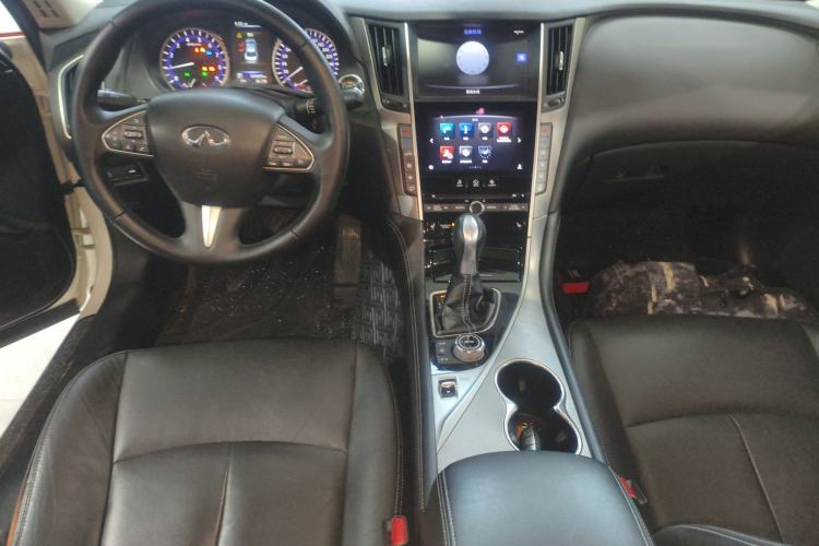 Used Infiniti Q50 2014 3.7L Comfort Edition Center Console