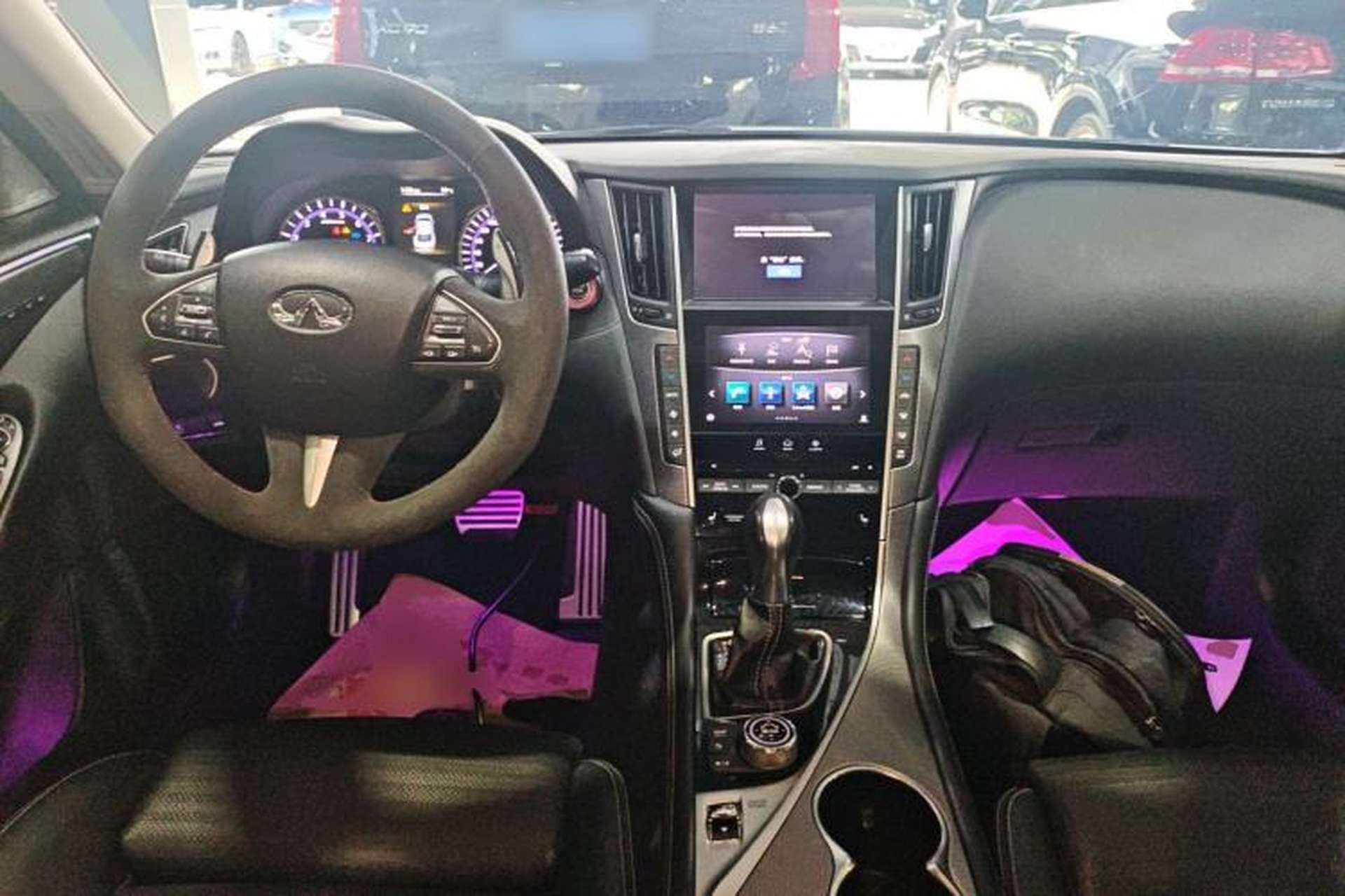 Used Infiniti Q50 2014 3.7L Luxury Sport Edition Center Console