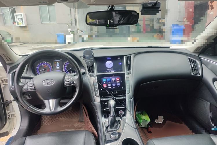 Used Infiniti Q50 2014 3.7L Comfort Edition Center Console