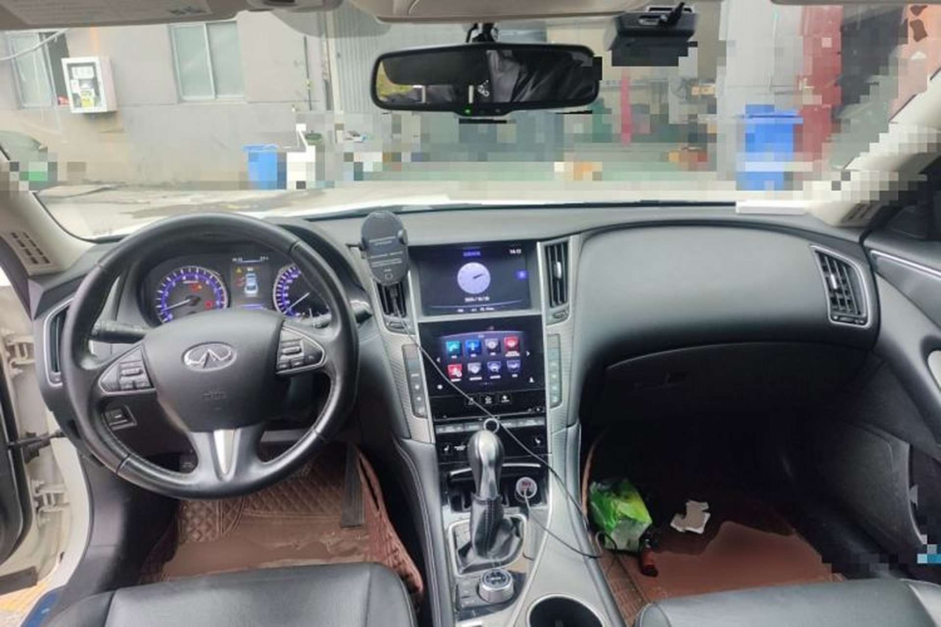 Used Infiniti Q50 2014 3.7L Comfort Edition Center Console