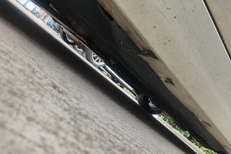 Used Infiniti Q50 2014 3.7L Comfort Edition Chassis Front Left