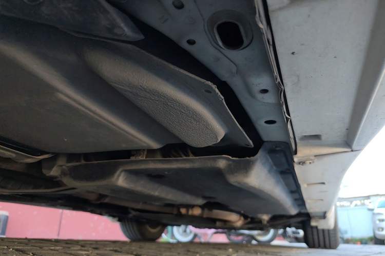 Used Infiniti Q50 2014 2.0T Luxury Edition Chassis Rear Right