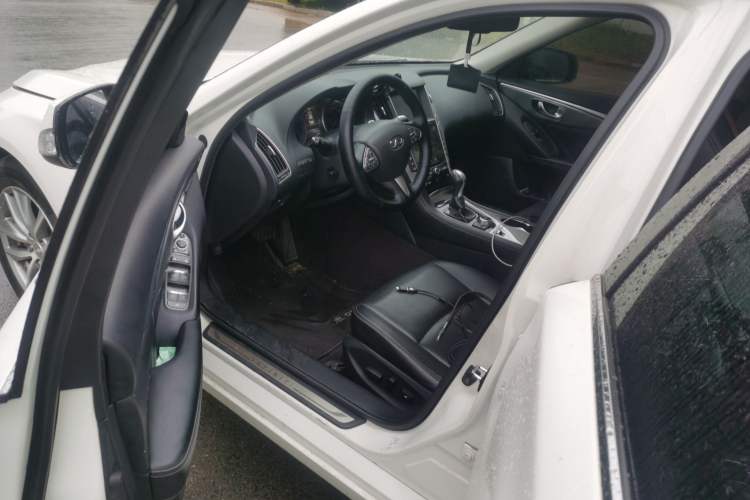 Used Infiniti Q50 2014 2.0T Luxury Edition Driver Seat