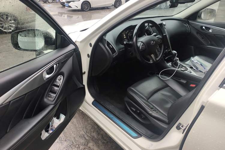 Used Infiniti Q50 2014 2.0T Luxury Edition Driver Seat