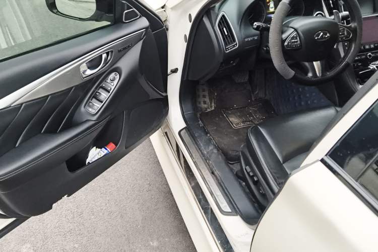 Used Infiniti Q50 2014 3.7L Comfort Edition Driver Seat