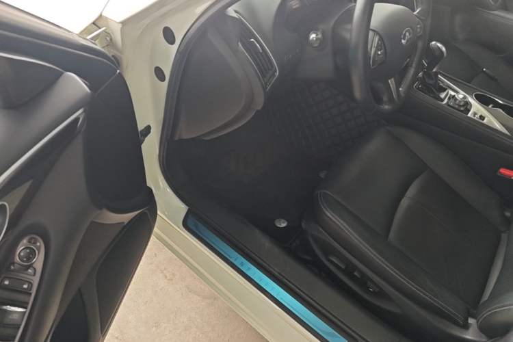Used Infiniti Q50 2014 2.0T Comfort Edition Driver Seat