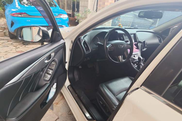 Used Infiniti Q50 2014 3.7L Luxury Edition Driver Seat