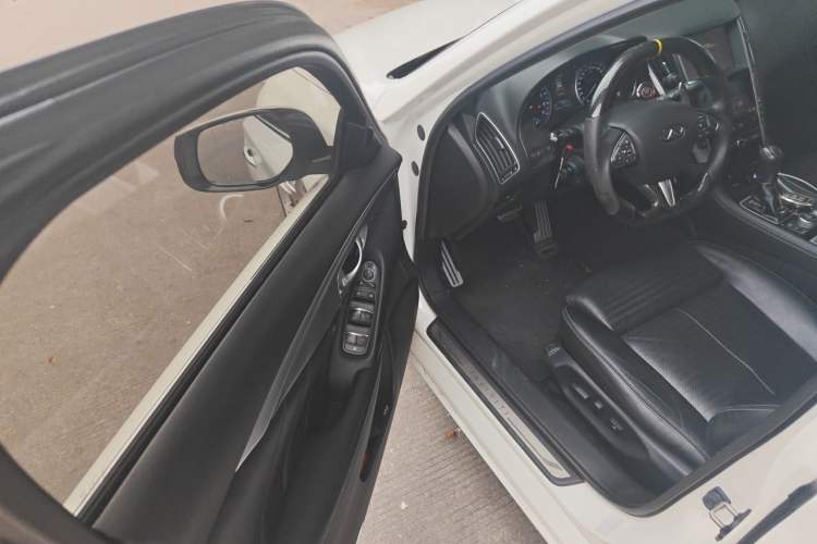 Used Infiniti Q50 2014 3.7L Luxury Sport Edition Driver Seat