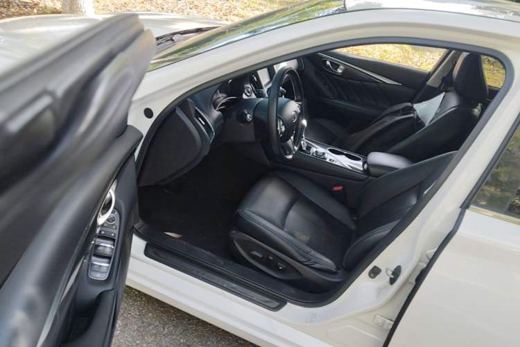 Used Infiniti Q50 2014 2.0T Comfort Edition Driver Seat