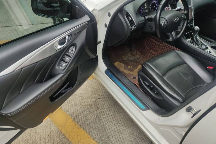 Used Infiniti Q50 2014 3.7L Comfort Edition Driver Seat