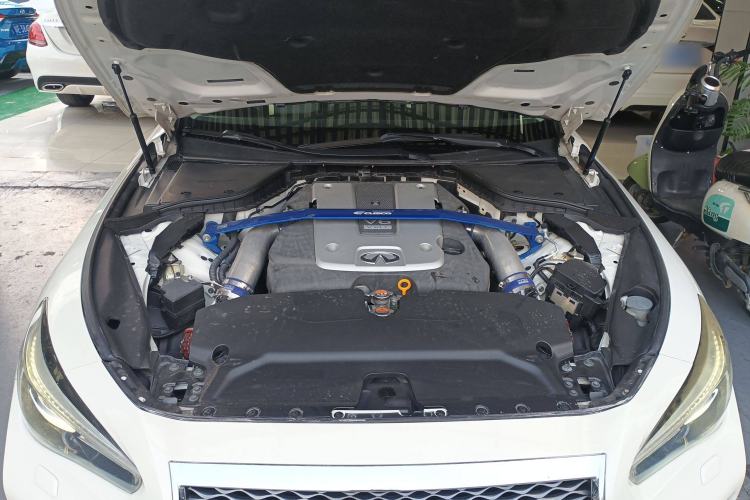 Used Infiniti Q50 2014 3.7L Luxury Sport Edition Engine Bay