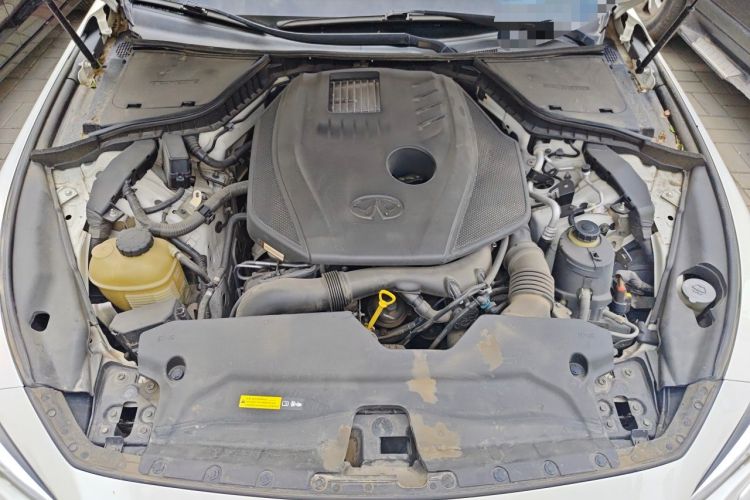 Used Infiniti Q50 2014 2.0T Luxury Edition Engine Bay