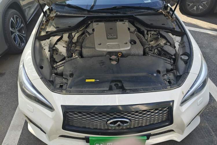 Used Infiniti Q50 2014 3.7L Luxury Sport Edition Engine Bay