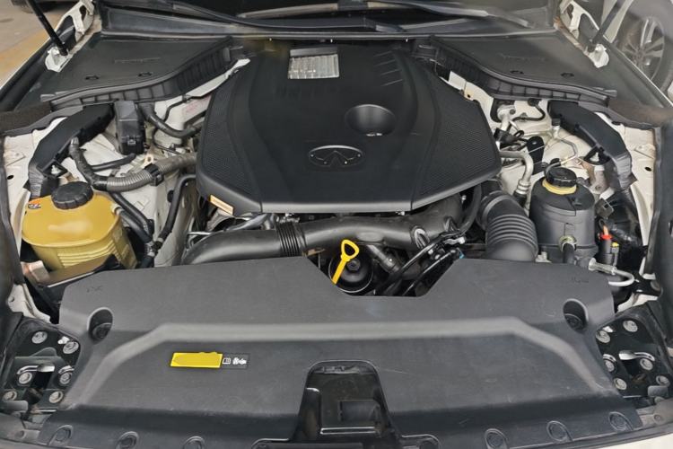 Used Infiniti Q50 2014 2.0T Comfort Edition Engine Bay