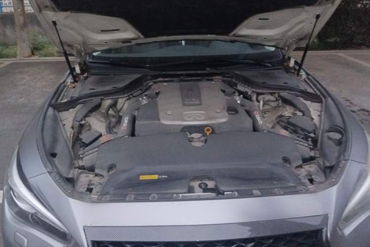 Used Infiniti Q50 2014 3.7L Comfort Edition Engine Bay