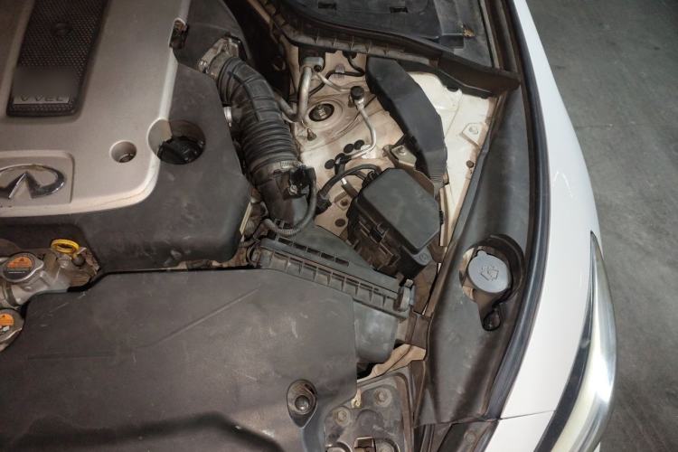 Used Infiniti Q50 2014 3.7L Luxury Sport Edition Engine Bay Left