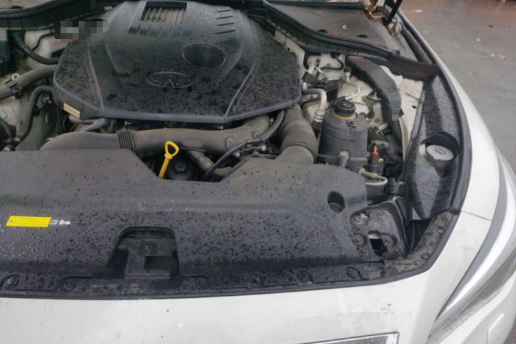 Used Infiniti Q50 2014 2.0T Luxury Edition Engine Bay Left