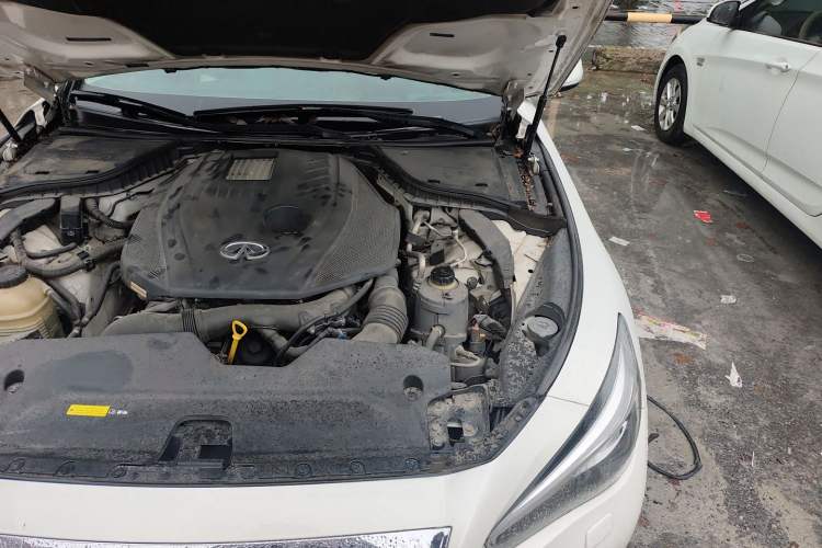 Used Infiniti Q50 2014 2.0T Luxury Edition Engine Bay Left