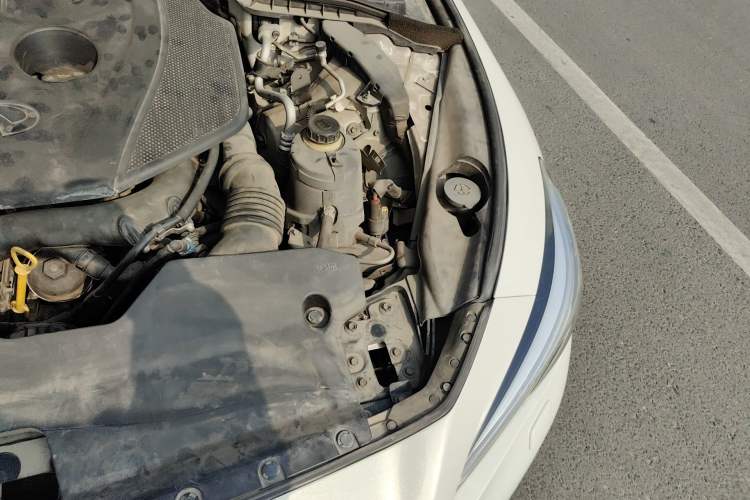 Used Infiniti Q50 2014 2.0T Comfort Edition Engine Bay Left
