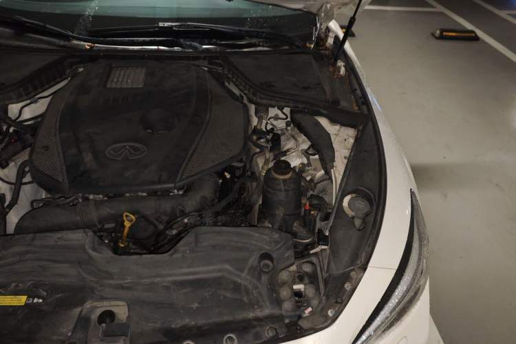 Used Infiniti Q50 2014 2.0T Comfort Edition Engine Bay Left