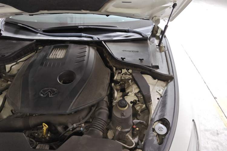 Used Infiniti Q50 2014 2.0T Comfort Edition Engine Bay Left
