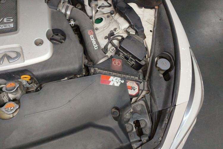 Used Infiniti Q50 2014 3.7L Comfort Edition Engine Bay Left