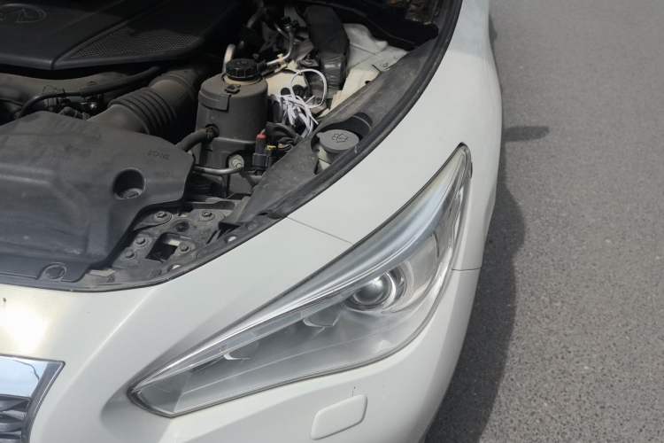 Used Infiniti Q50 2014 2.0T Comfort Edition Engine Bay Left
