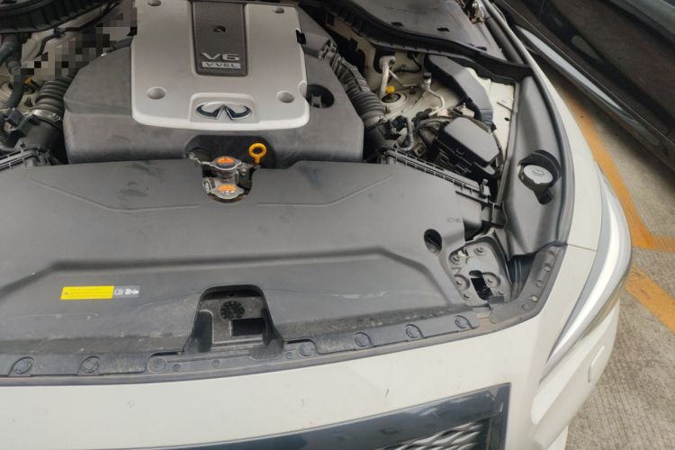 Used Infiniti Q50 2014 3.7L Comfort Edition Engine Bay Left