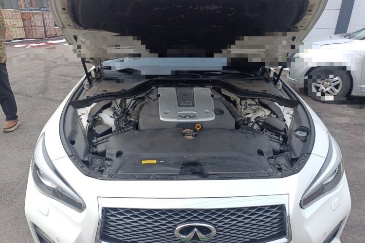 Used Infiniti Q50 2014 3.7L Luxury Edition Engine Bay