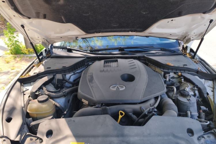 Used Infiniti Q50 2014 2.0T Comfort Edition Engine Bay