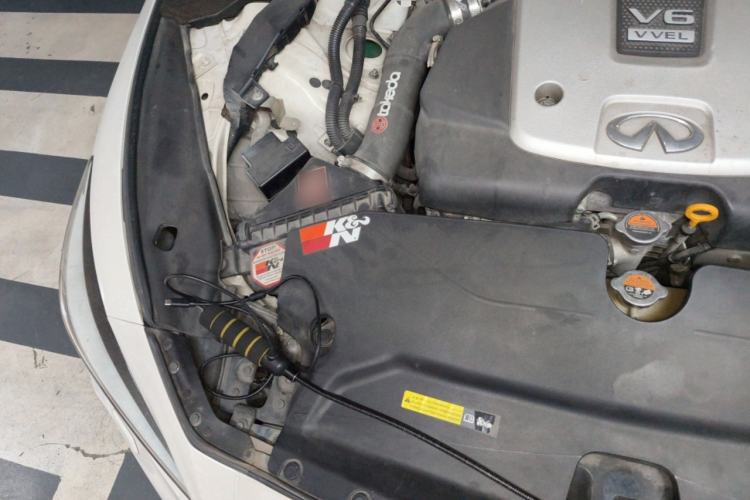 Used Infiniti Q50 2014 3.7L Comfort Edition Engine Bay Right