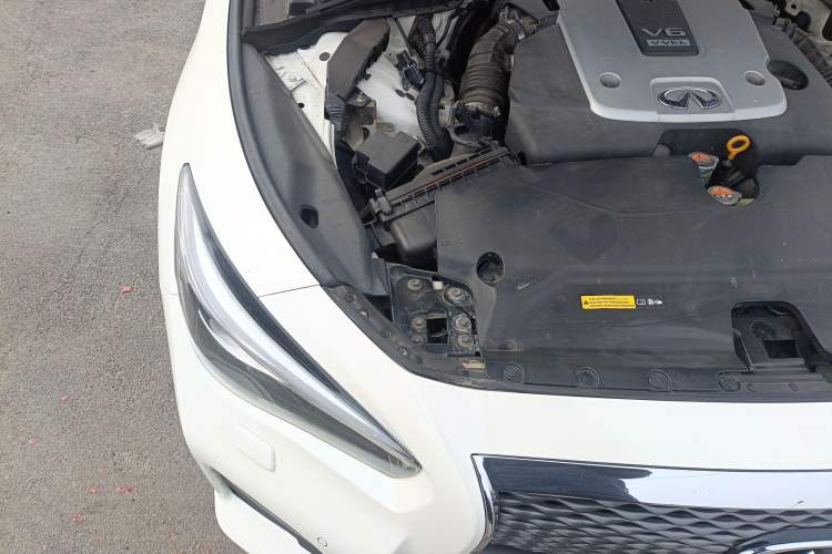 Used Infiniti Q50 2014 3.7L Luxury Edition Engine Bay Right