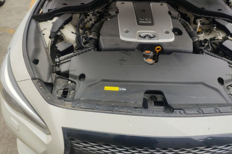 Used Infiniti Q50 2014 3.7L Comfort Edition Engine Bay Right